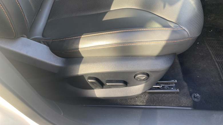 MG HS 1.5 T-GDI Trophy 5dr DCT Petrol Hatchback